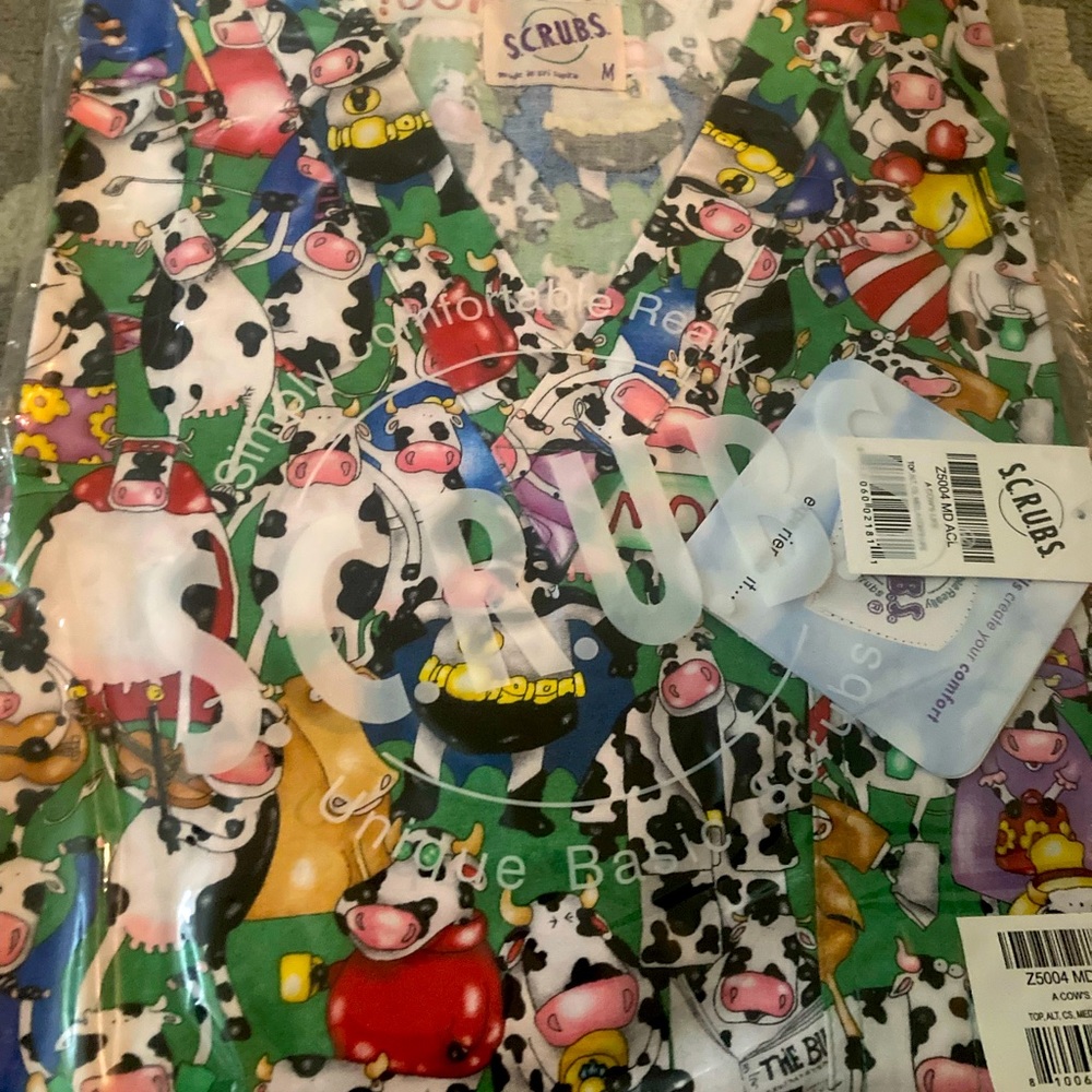 Cow scrub top! New!!